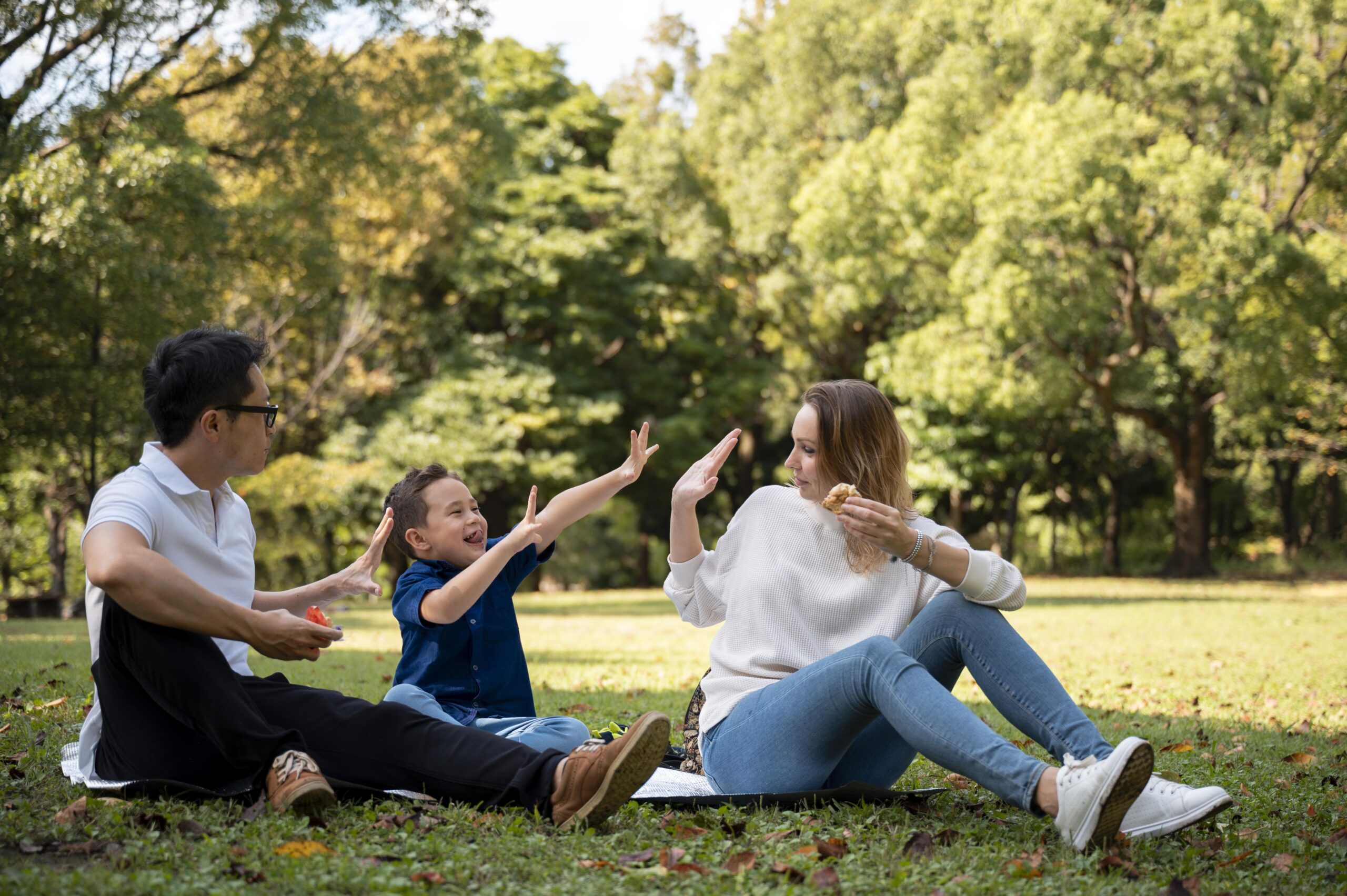 parents-spending-time-with-their-kid